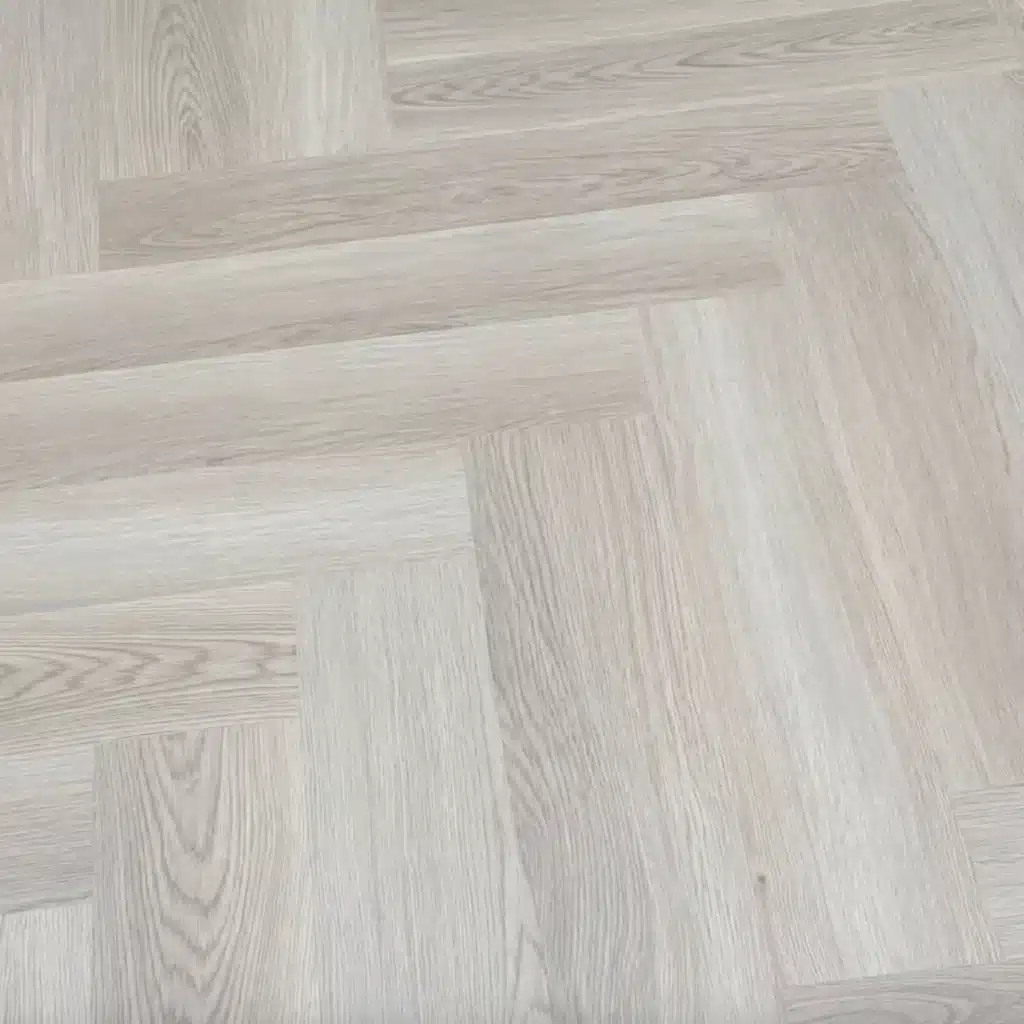 Vinüülplank põrand LUXE kalasabamuster EIR KL34 3874 1,80 m²